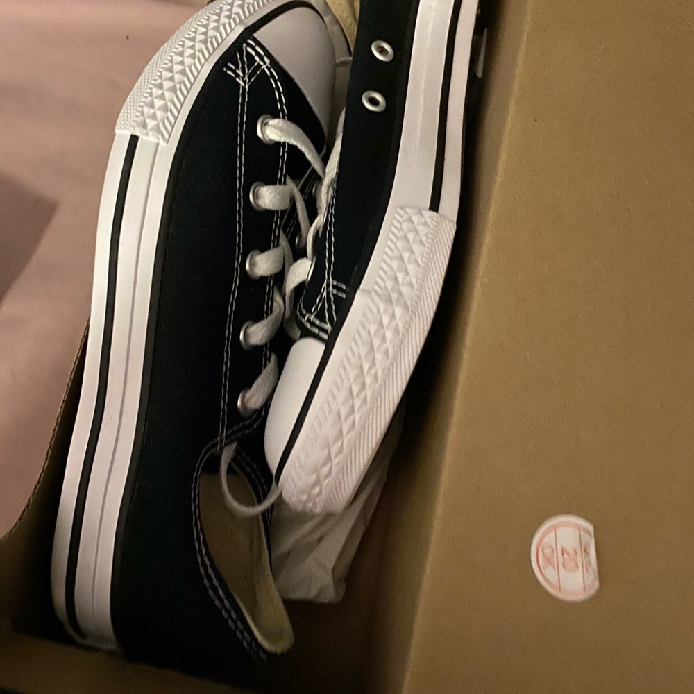 Children’s BRAND NEW converse